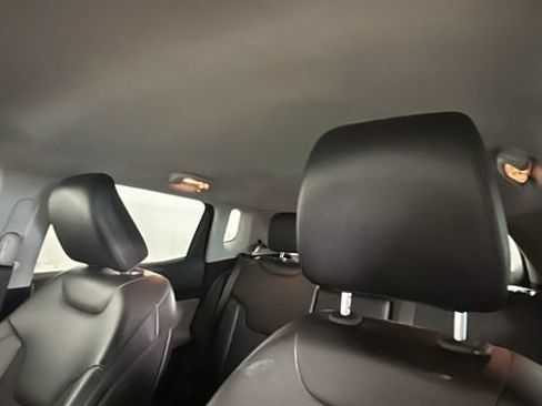 Used 2022 Jeep Compass Latitude FWD image 12