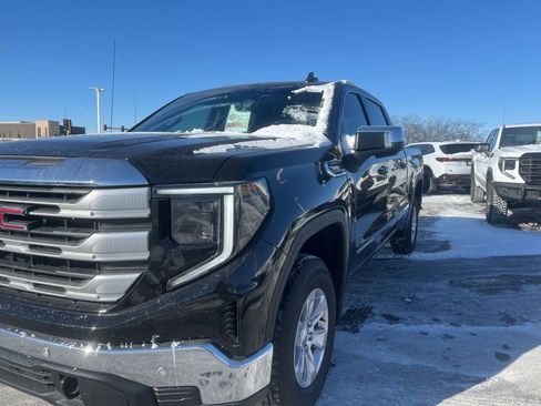 New 2026 GMC Sierra 1500 SLE w/ Preferred Package AWD/4WD image 9