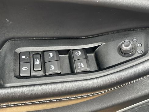 Used 2021 Jeep Grand Cherokee L Limited w/ MOPAR Finishing Package image 6