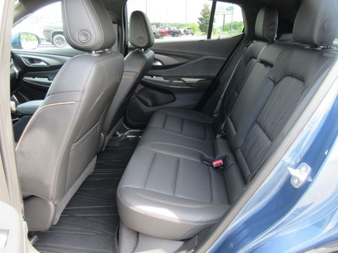 Used 2025 Buick Envista Avenir FWD image 33
