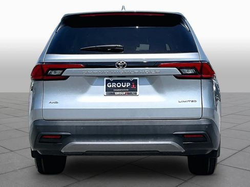 Used 2024 Toyota Grand Highlander AWD image 5