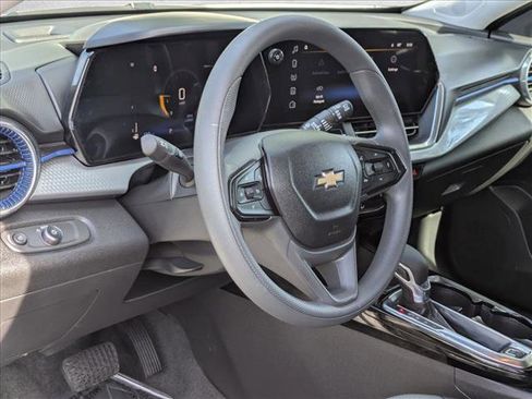 Used 2026 Chevrolet Trax LT FWD image 10