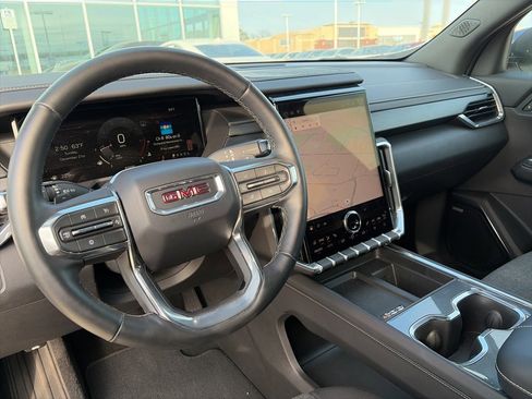 Used 2025 GMC Acadia Elevation image 15