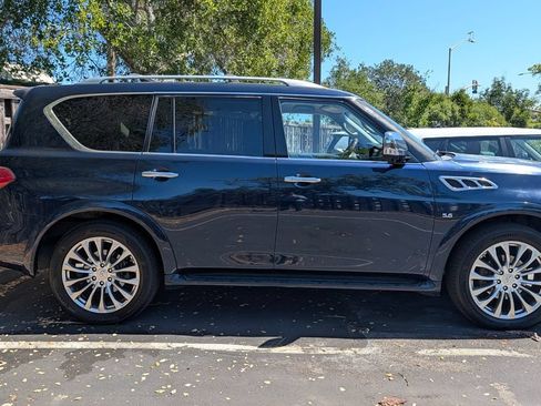 Used 2015 INFINITI QX80 4WD w/ Deluxe Technology Package image 2