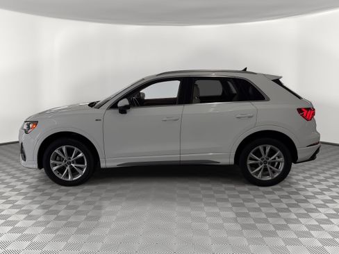 Used 2021 Audi Q3 2.0T Premium AWD/4WD image 2