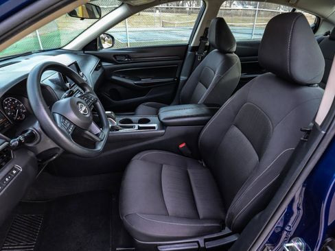 Used 2024 Nissan Altima 2.5 S image 32