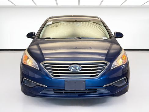 Used 2016 Hyundai Sonata SE image 2