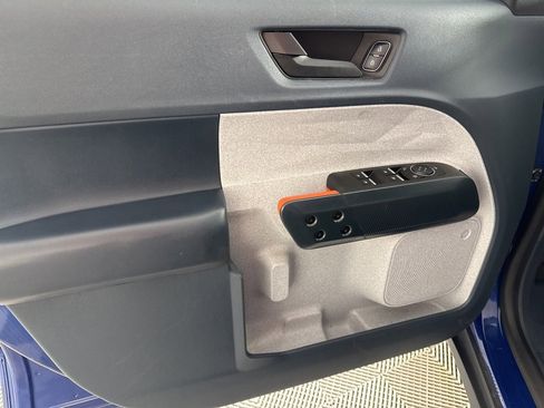 Used 2023 Ford Maverick XLT image 11