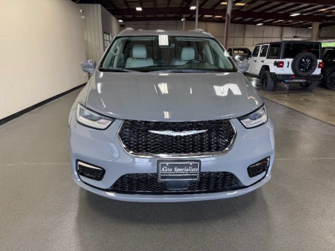 Used 2021 Chrysler Pacifica Touring-L FWD image 7