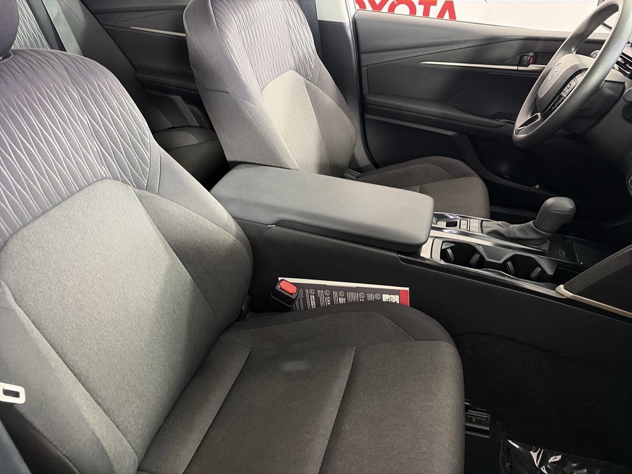 Used 2025 Toyota Camry LE FWD image 24