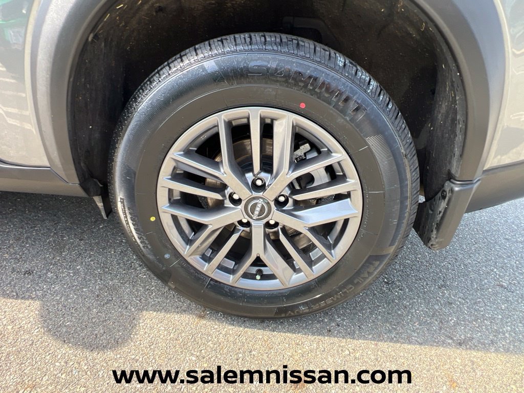 Used 2023 Nissan Rogue S AWD/4WD image 28
