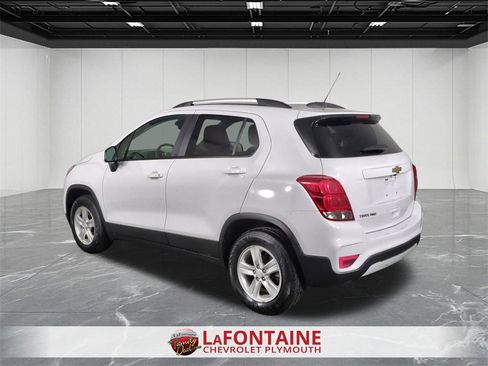 Certified 2022 Chevrolet Trax LT w/ LT Convenience Package image 6