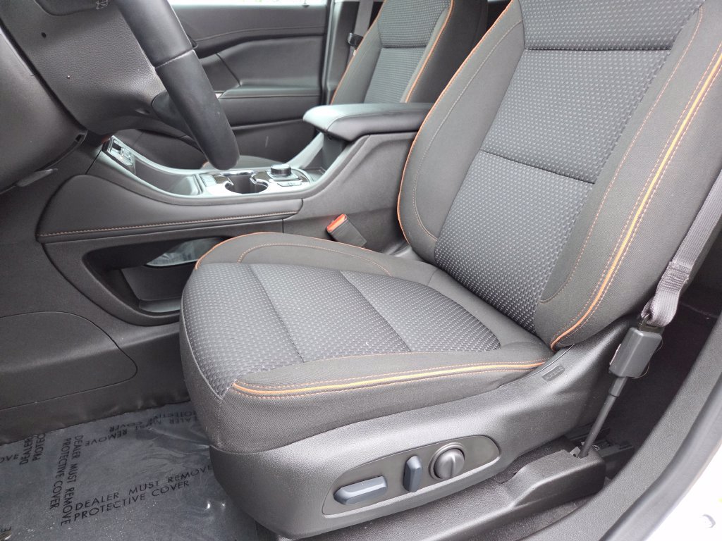 Used 2023 GMC Acadia AT4 w/ Trailering Package AWD/4WD image 32