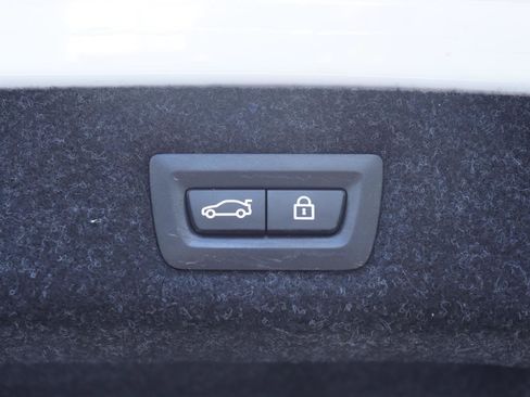 Used 2021 BMW 530i w/ Premium Package RWD image 13