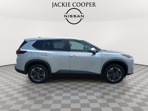 Used 2025 Nissan Rogue SV FWD image 4