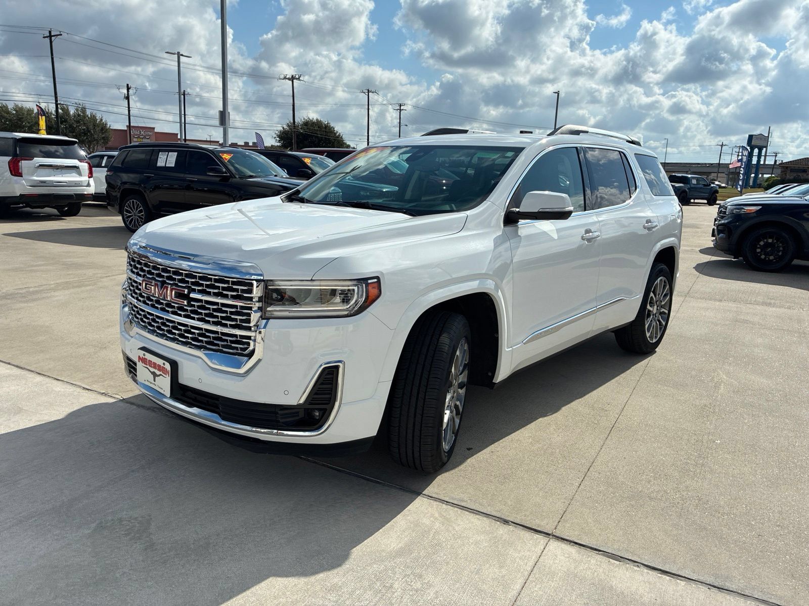 Used 2023 GMC Acadia Denali FWD image 3