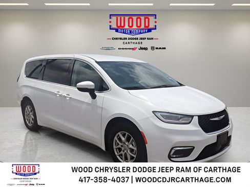 Used 2023 Chrysler Pacifica Touring-L FWD image 1