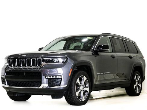 Used 2023 Jeep Grand Cherokee L Limited w/ Luxury Tech Group II AWD/4WD image 3