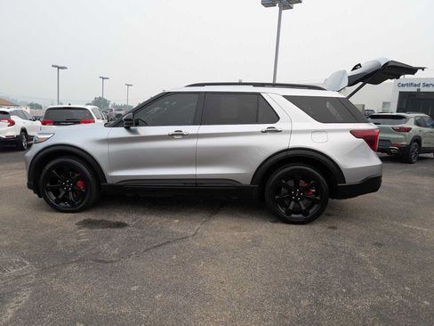 Used 2024 Ford Explorer ST w/ Equipment Group 401A AWD/4WD image 12