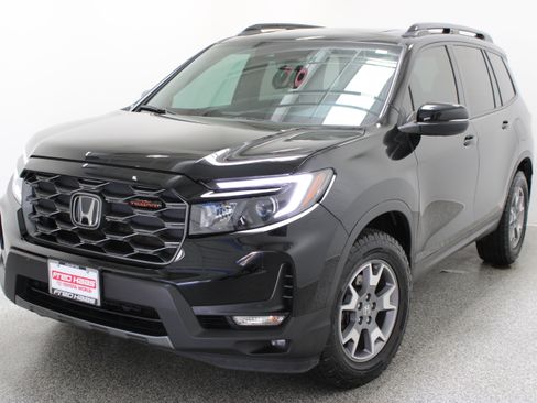 Used 2022 Honda Passport TrailSport image 2