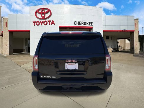 Used 2020 GMC Yukon XL SLT w/ Value Plus Edition image 6