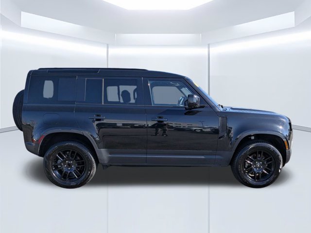 Used 2025 Land Rover Defender 110 S AWD/4WD image 3