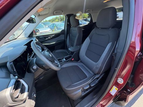 Used 2025 Chevrolet TrailBlazer LT FWD image 35