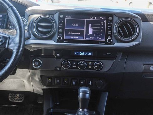 Used 2022 Toyota Tacoma TRD Sport w/ Technology Package image 13