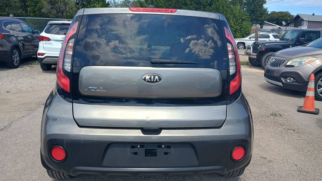 Used 2018 Kia Soul FWD image 20