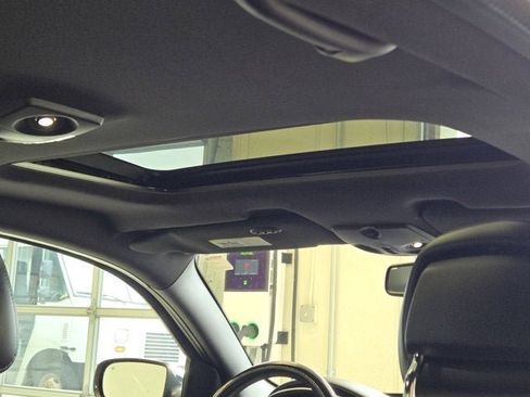 Used 2012 Chrysler 200 Limited image 11