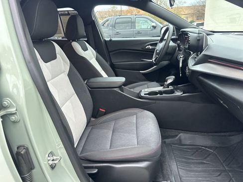 Certified 2024 Chevrolet Trax RS w/ Driver Confidence Package image 22