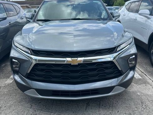 Used 2025 Chevrolet Blazer LT FWD image 2