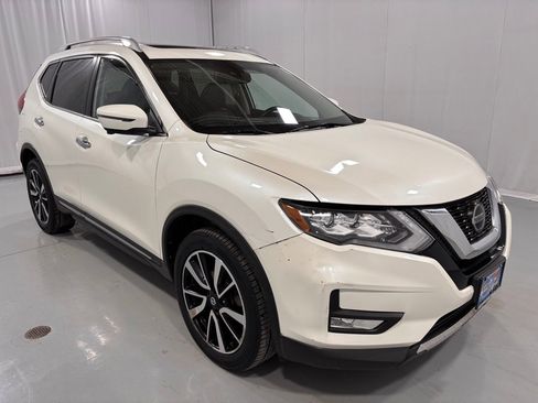 Used 2019 Nissan Rogue SL w/ Premium Package image 3