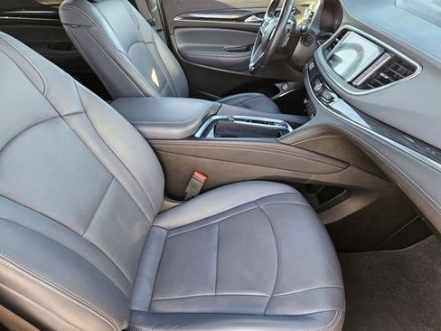 Used 2024 Buick Enclave Premium image 14