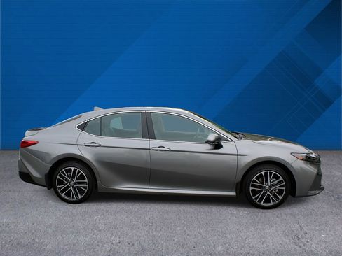 Used 2026 Toyota Camry XLE image 10