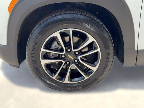 Certified 2024 Chevrolet TrailBlazer LT w/ Convenience Package FWD image 13
