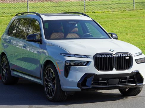 Used 2024 BMW X7 M60i w/ Executive Package AWD/4WD image 2