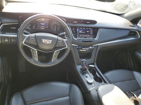 Certified 2022 Cadillac XT5 Premium Luxury w/ Technology Package image 9