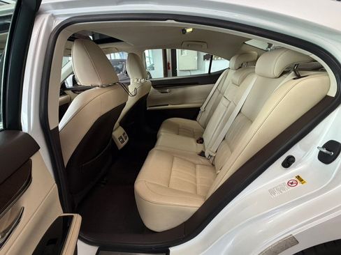 Used 2017 Lexus ES 350 w/ Luxury Package FWD image 28