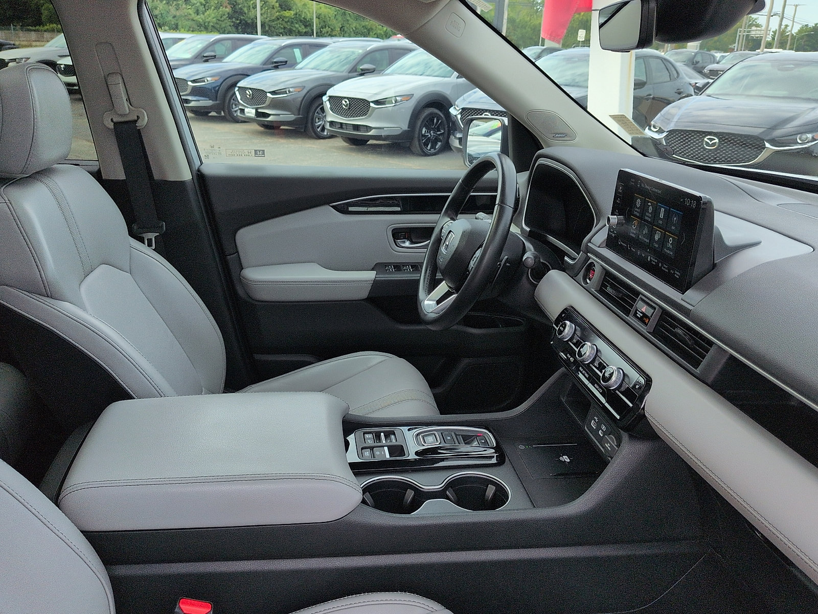 Used 2025 Honda Pilot Touring image 7