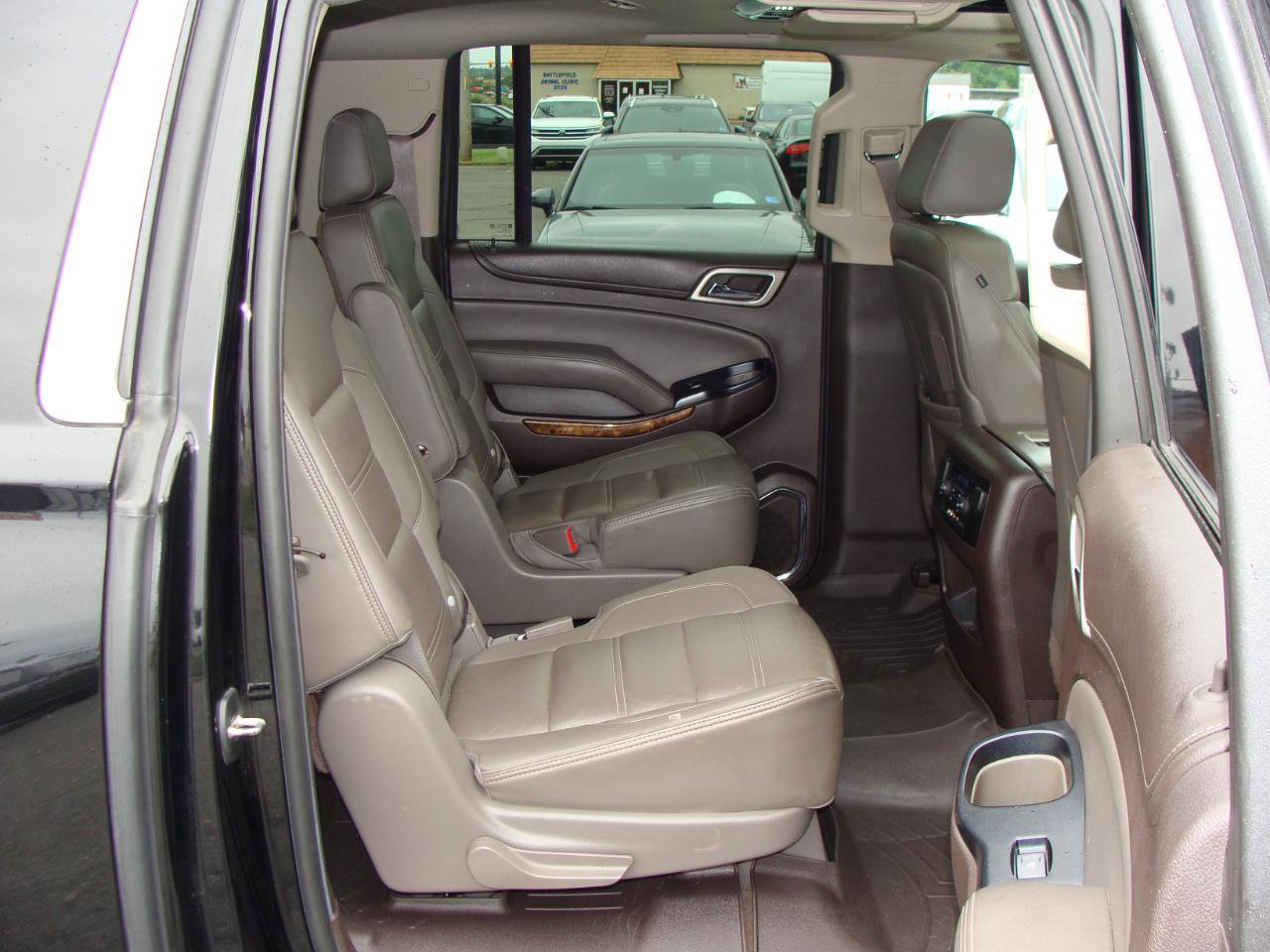 Used 2015 GMC Yukon XL Denali w/ Touring Package AWD/4WD image 10