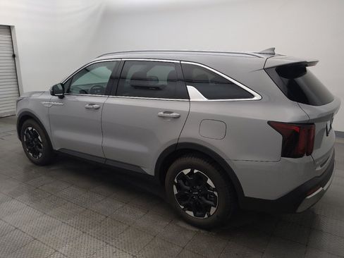 Used 2024 Kia Sorento S w/ Panoramic Sunroof Package FWD image 3