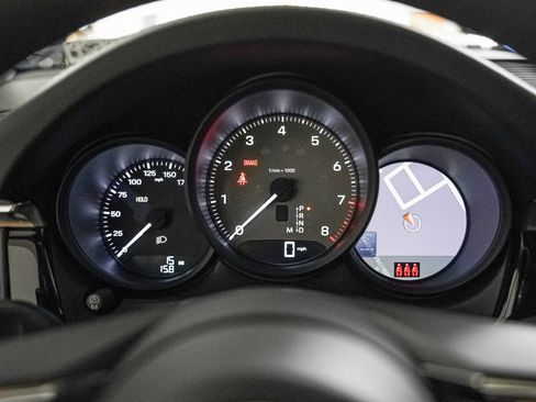 New 2026 Porsche Macan S image 18