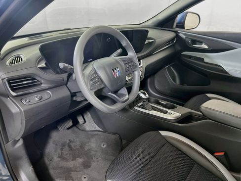 Used 2024 Buick Envista Preferred w/ Advanced Safety Package FWD image 9