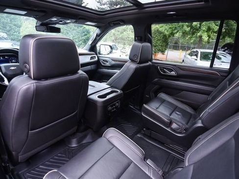 Used 2023 Chevrolet Suburban Premier AWD/4WD image 53