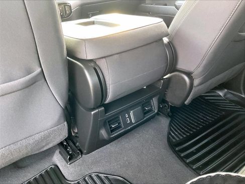 Used 2023 Chevrolet Silverado 1500 LT AWD/4WD image 27