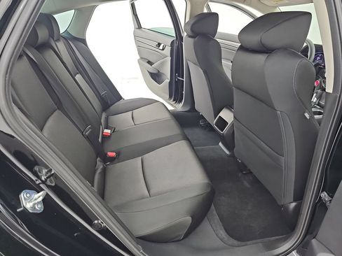 Used 2022 Honda Accord LX image 13