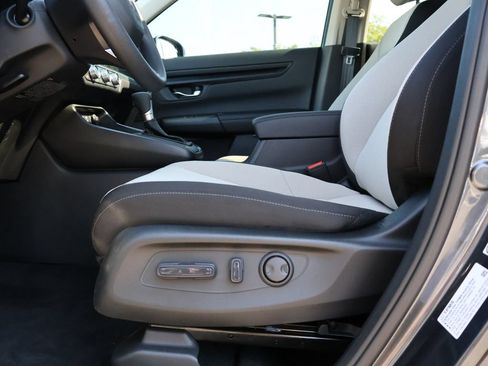 Certified 2025 Honda CR-V EX image 30