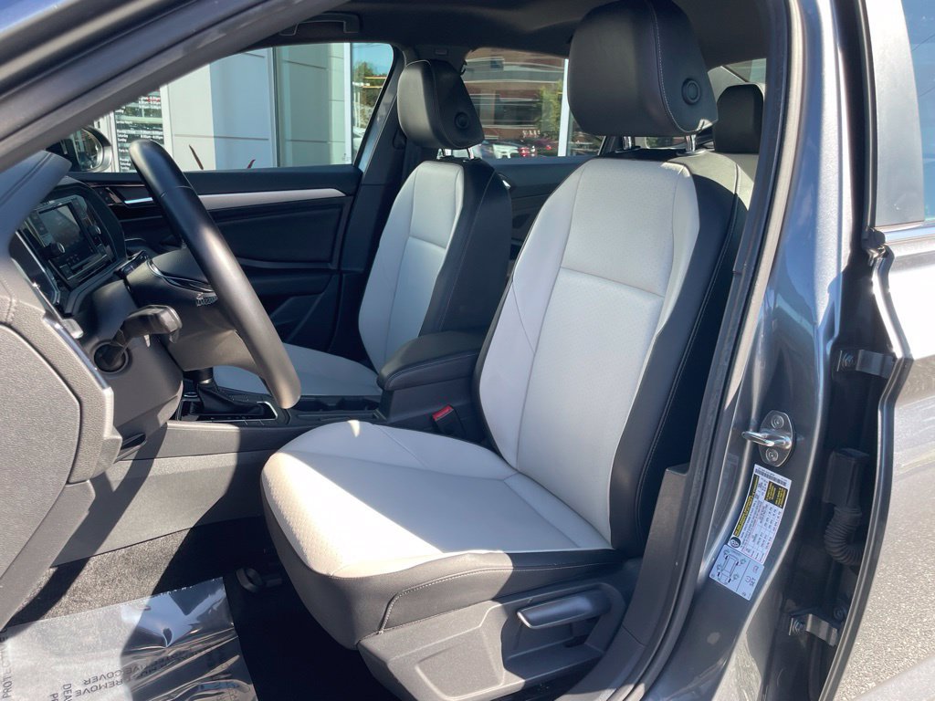 Used 2019 Volkswagen Jetta R-Line w/ R-Line Cold Weather Package FWD image 21