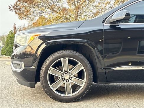 Used 2018 GMC Acadia Denali w/ Technology Package image 9